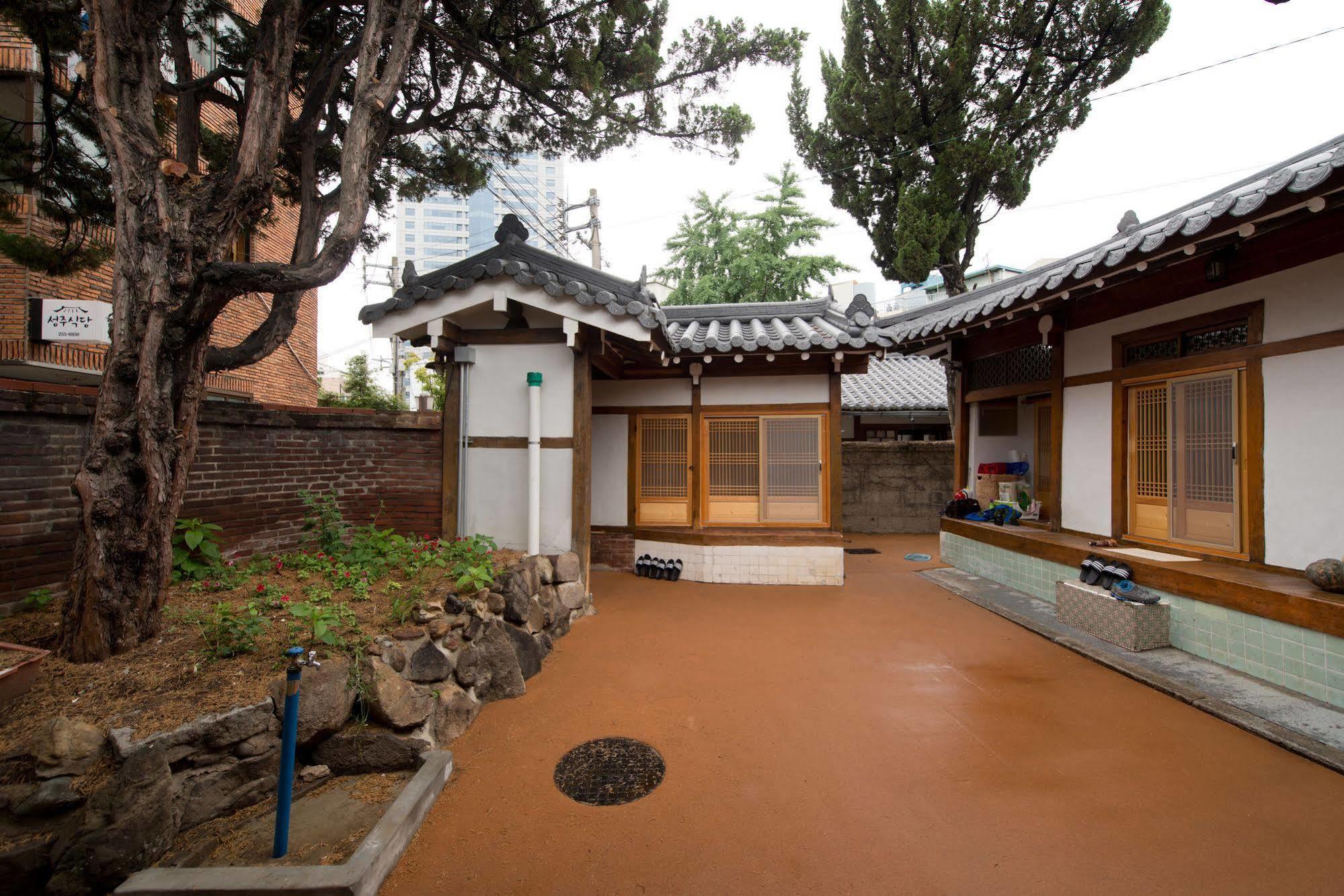 Empathy Hanok Guesthouse Daegu Exteriör bild