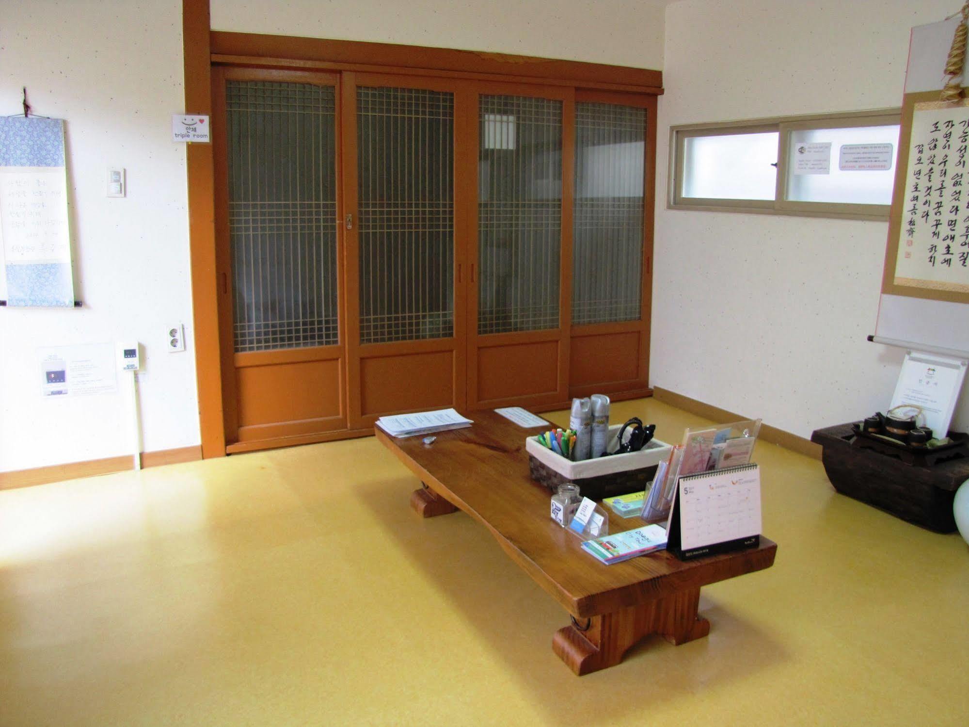 Empathy Hanok Guesthouse Daegu Exteriör bild